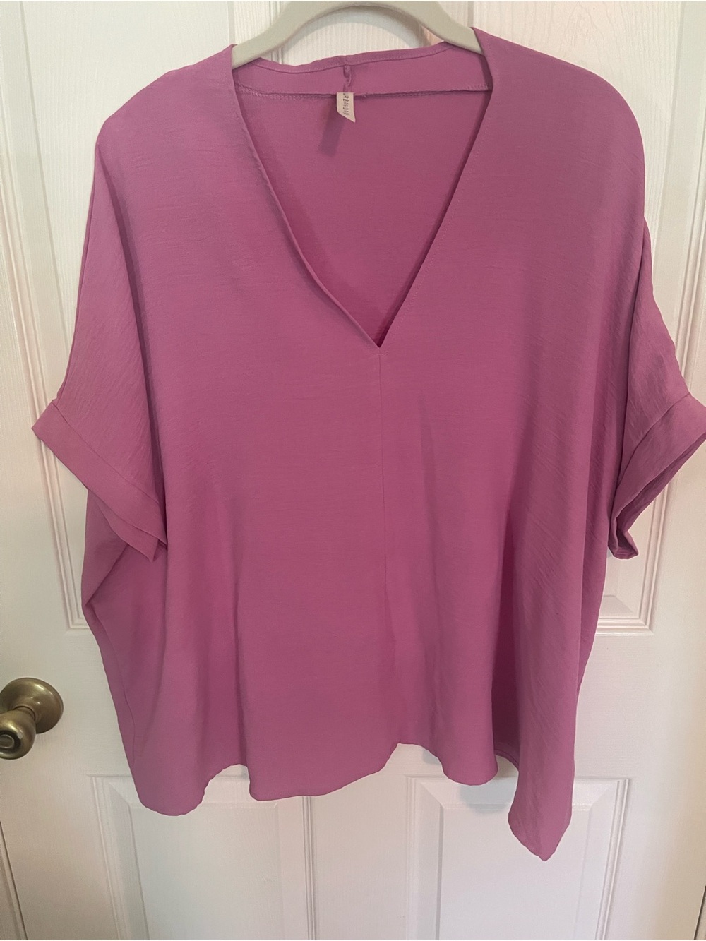 Relaxed V-Neck Women's Top in Mauve